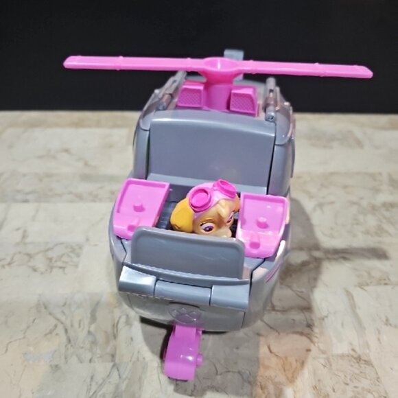 Paw Patrol Skye's Helicopter Transforming toy, Large- Pink and Gray - Picture 3 of 12